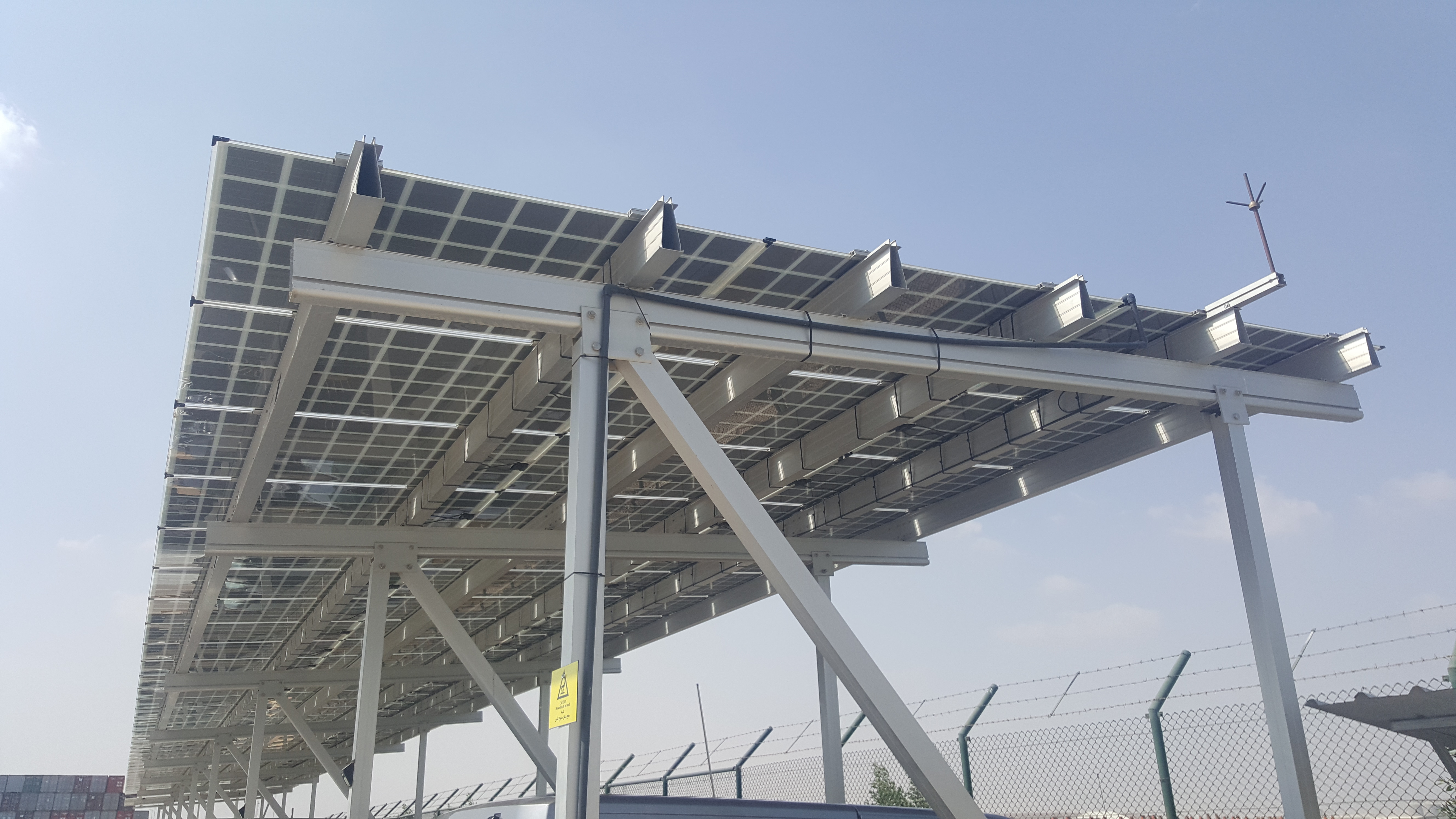 مشروع ميناء صلالة للطاقة الشمسية يحتاج إلى كوادر هندسية مختصة بالتكنولوجيا