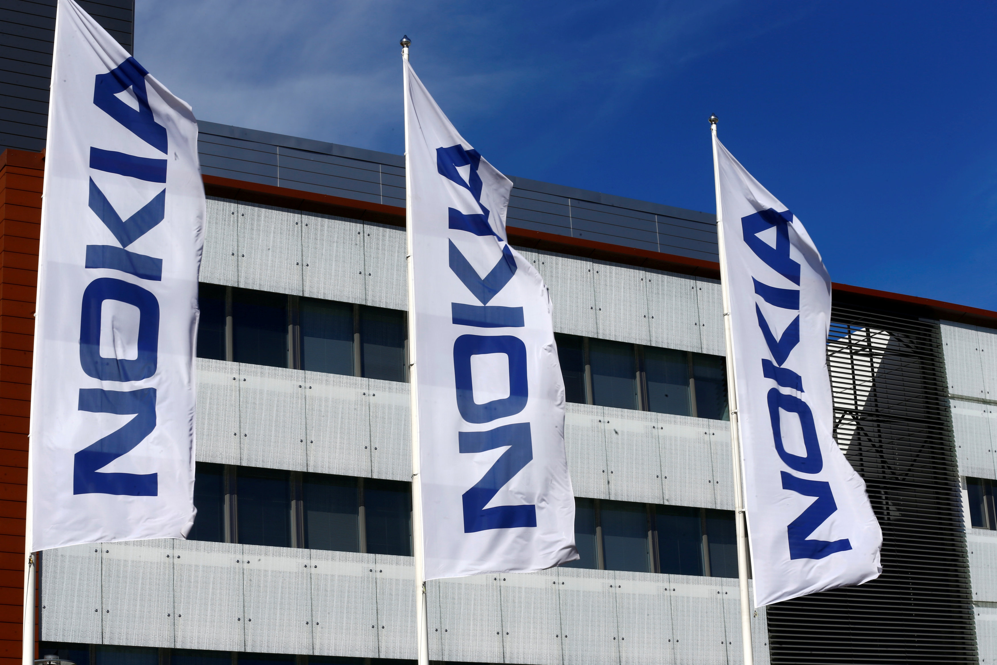Nokia introduces smartphone with PureDisplay screen technology