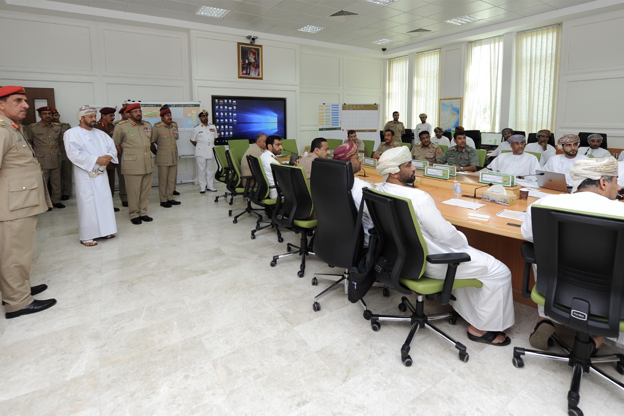 الوزير المسؤول عن شؤون الدفاع يطَّلع على سير ندوة الثورة الصناعية الرابعة