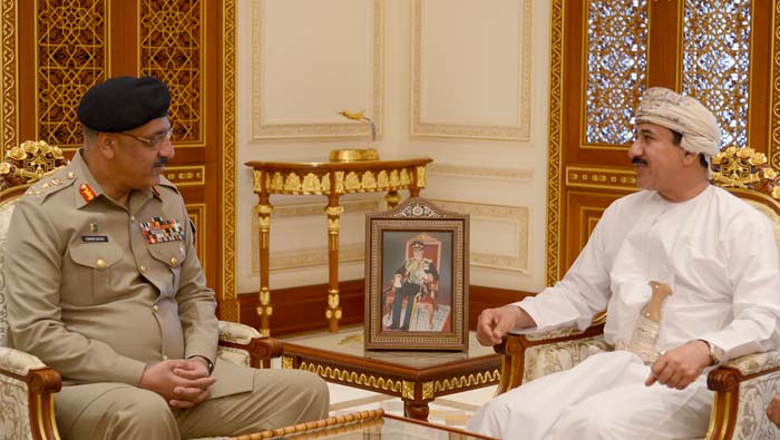 Royal Office Minister receives Pakistani military official