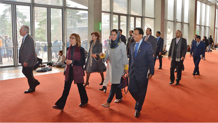 Information Minister visits French National Library, checks out Oman section