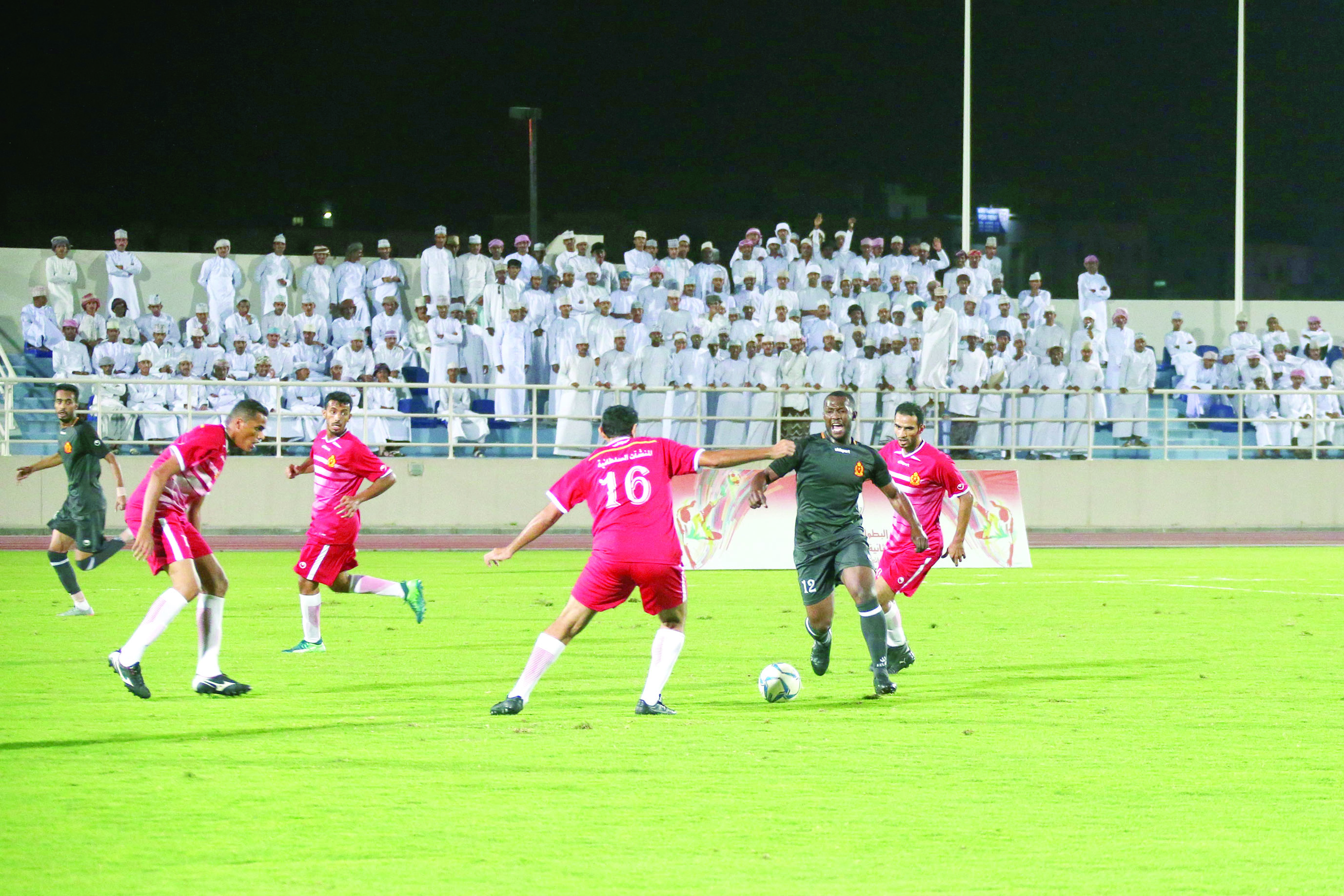 النقليات ووحدة الأمن إلى نهائي كروية شؤون البلاط السلطاني