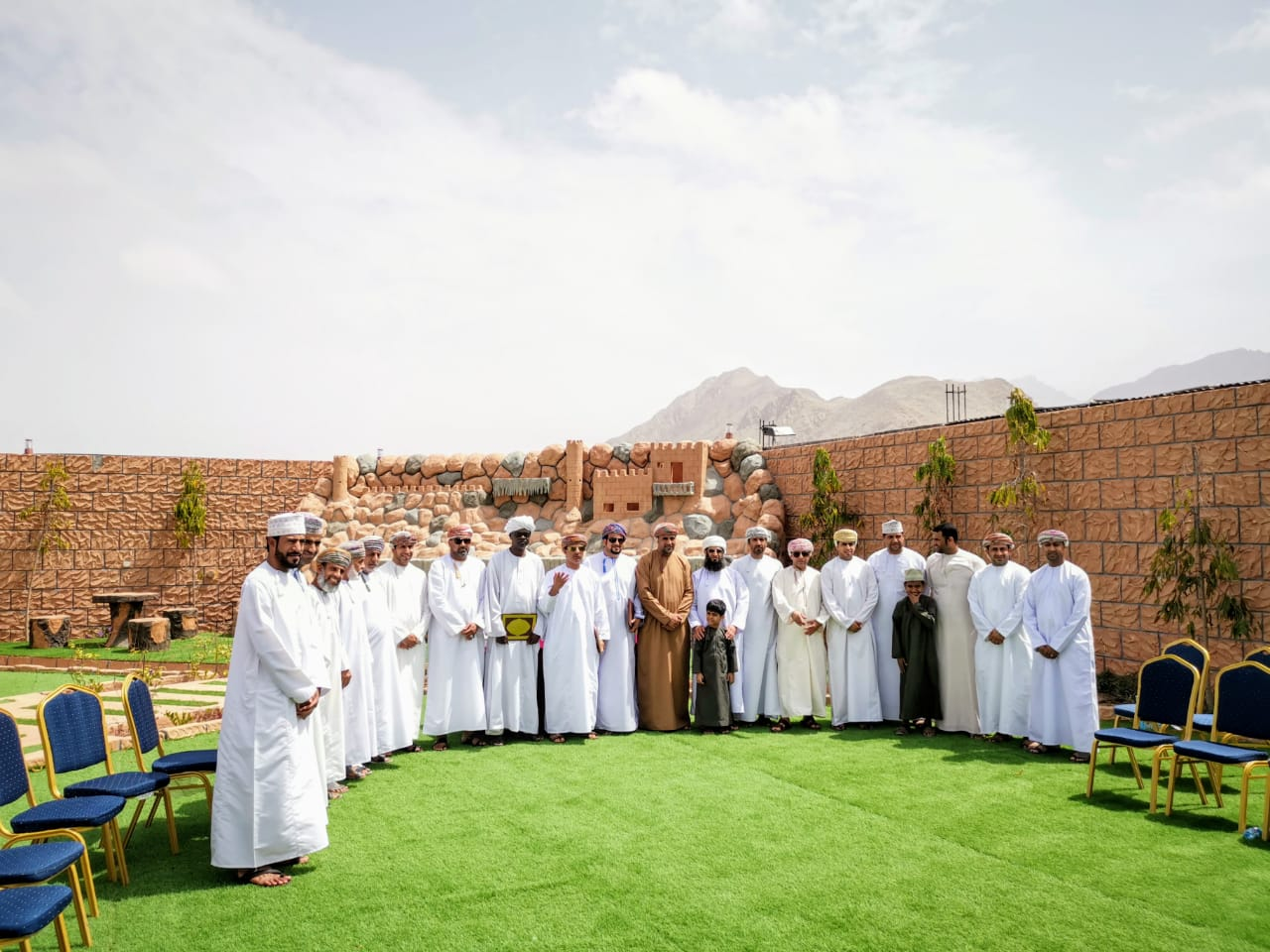 مشروع تعشيب ملعب فريق شباب نخل