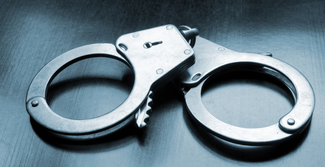 ​One person arrested for breaking into a house, taking kids hostage