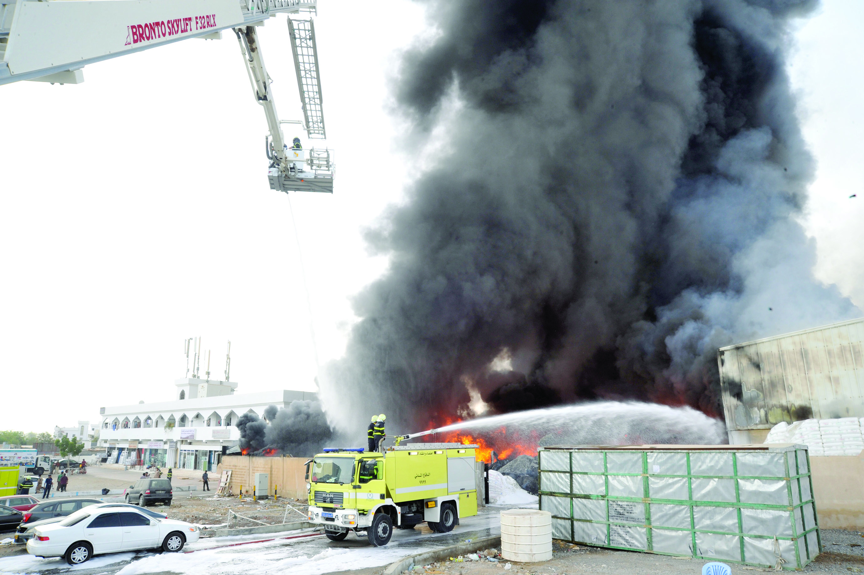 مدير عام الدفاع المدني:
1335 حريقا في المنشآت السكنية خلال العام الفائت
