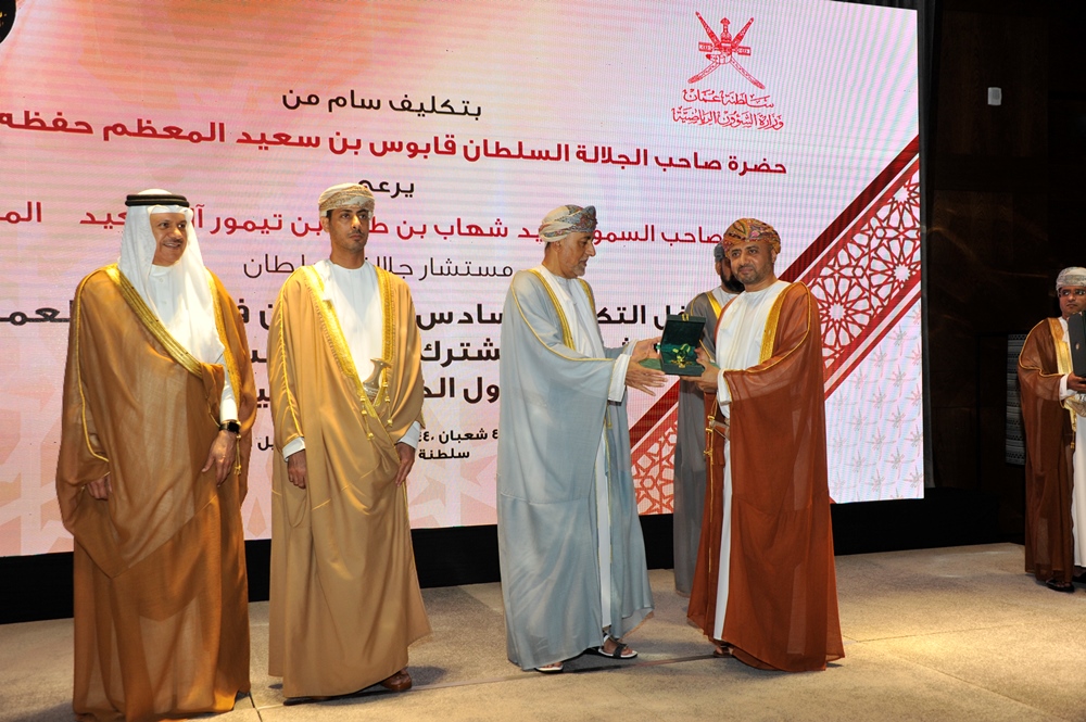 بتكليف سام..شهاب بن طارق يرعى حفل تكريم العاملين في مجال العمل الشبابي المشترك