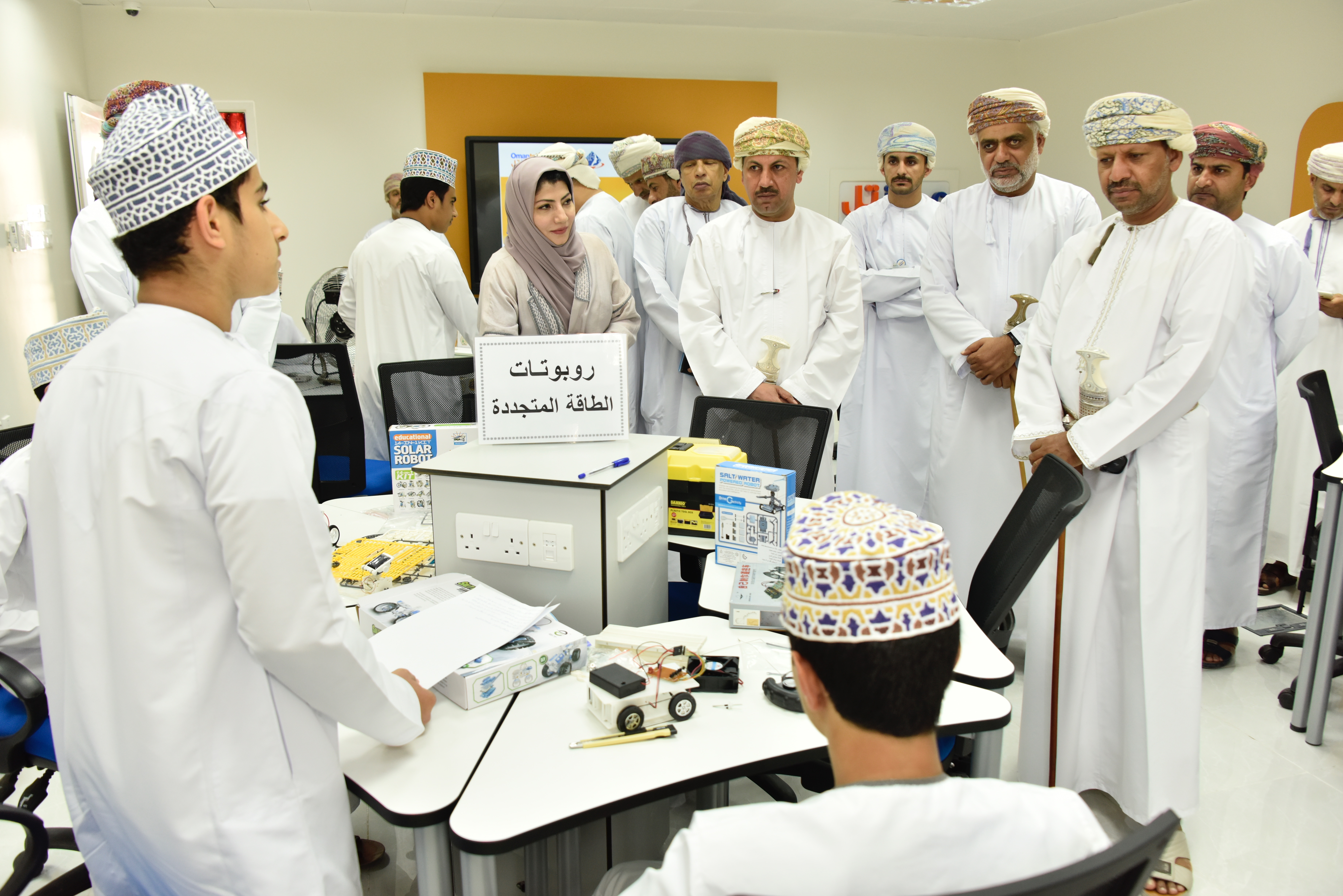 Omantel, Ministry of Education launch renewable energy lab with advanced tech