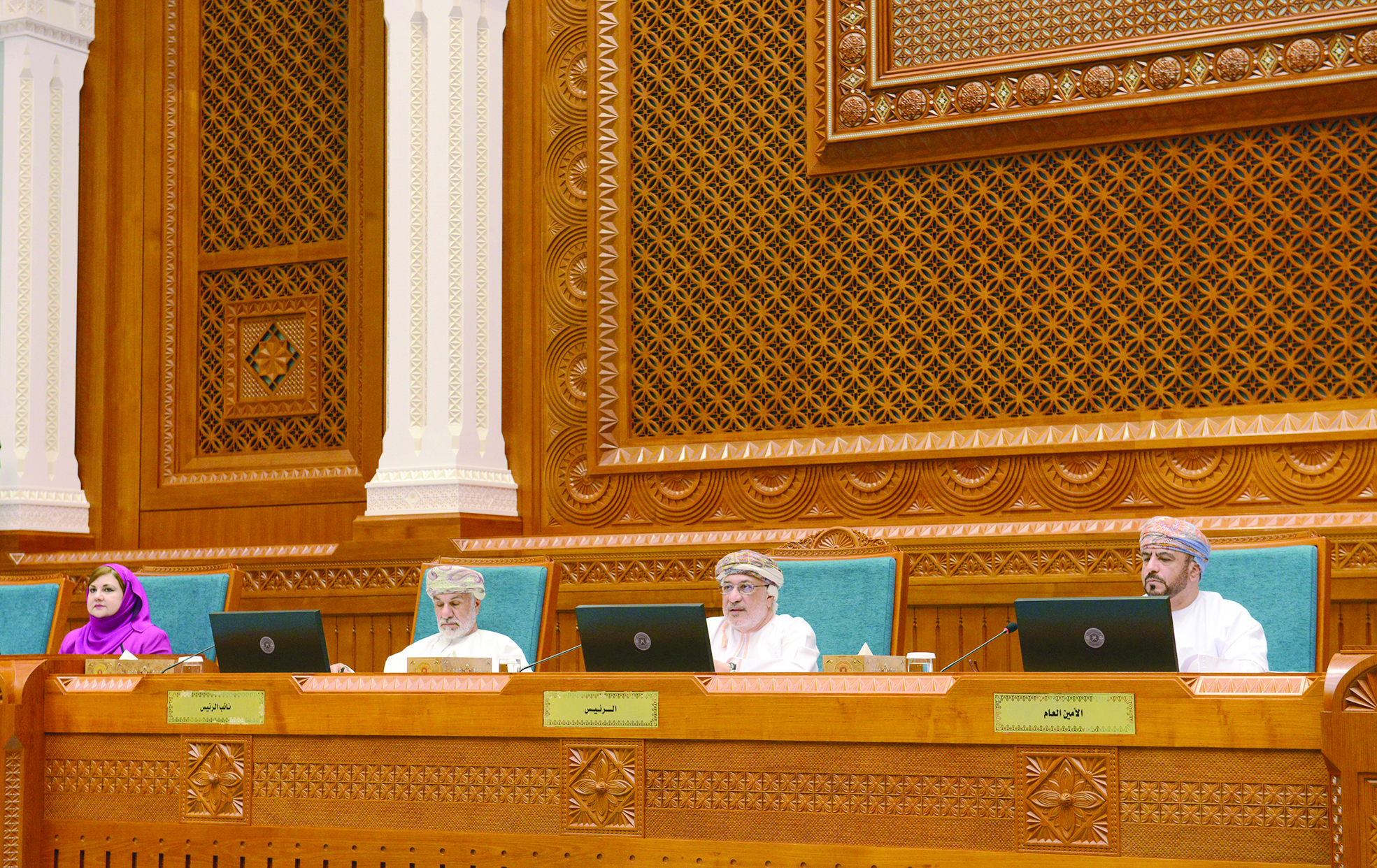 وافق على مشروع الأحكام الخاصة بمشروعات القوانين.. «الدولة» يقرّ مقترح السياسة اللغوية