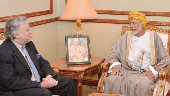 Oman, Greece stress dialogue as means to solve differences