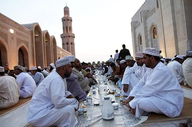 رمضان حول العالم.. لغات عدة وعادات مختلفة والعبادة واحدة