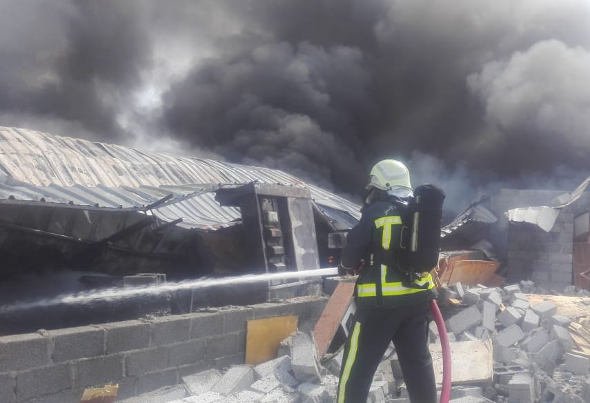 Fire erupts in Barka warehouse