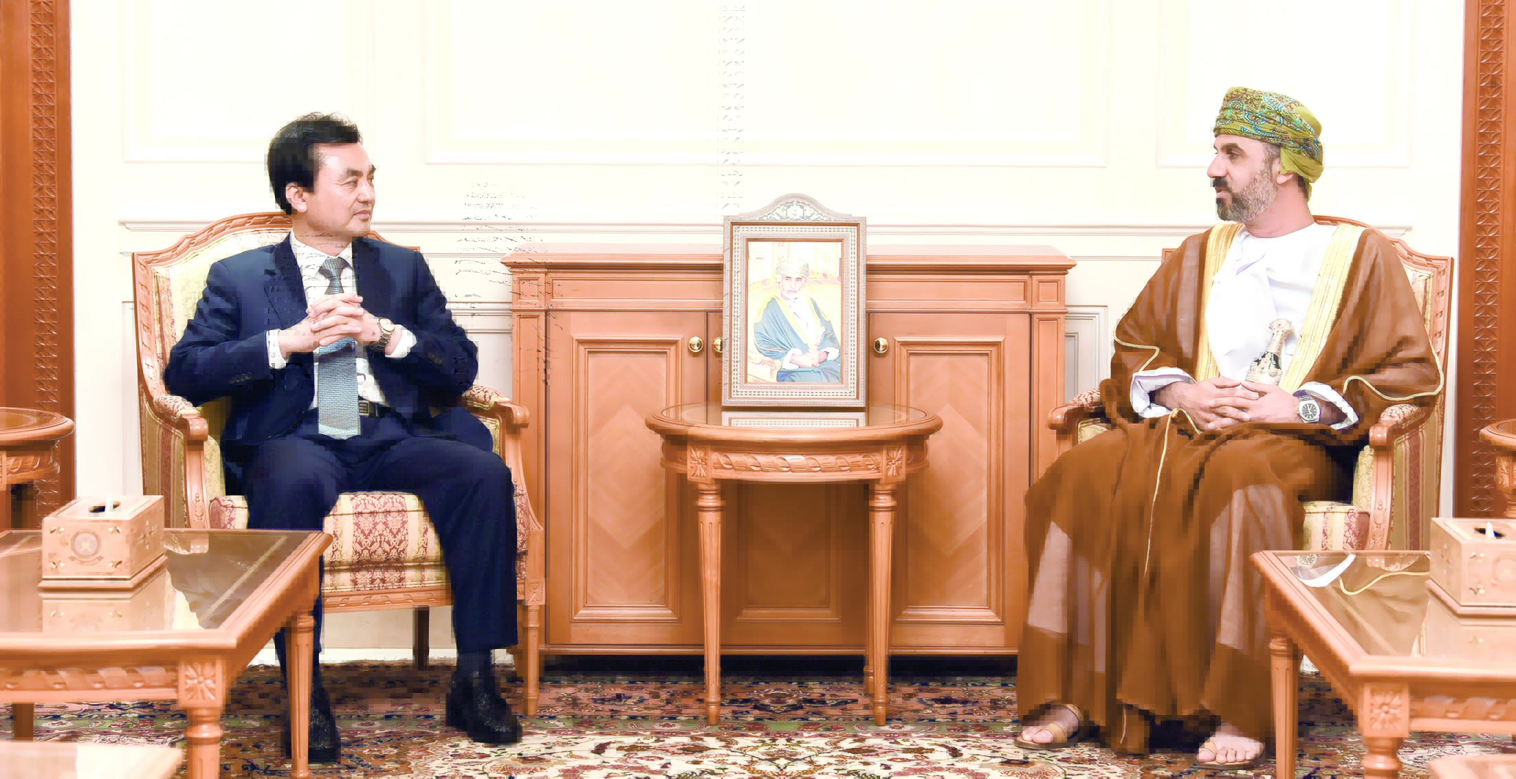 المنذري والمعولي يستقبلان رئيس لجنة الدفاع بالجمعية الوطنية الكورية