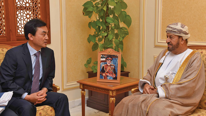 Defence minister receives South Korean official