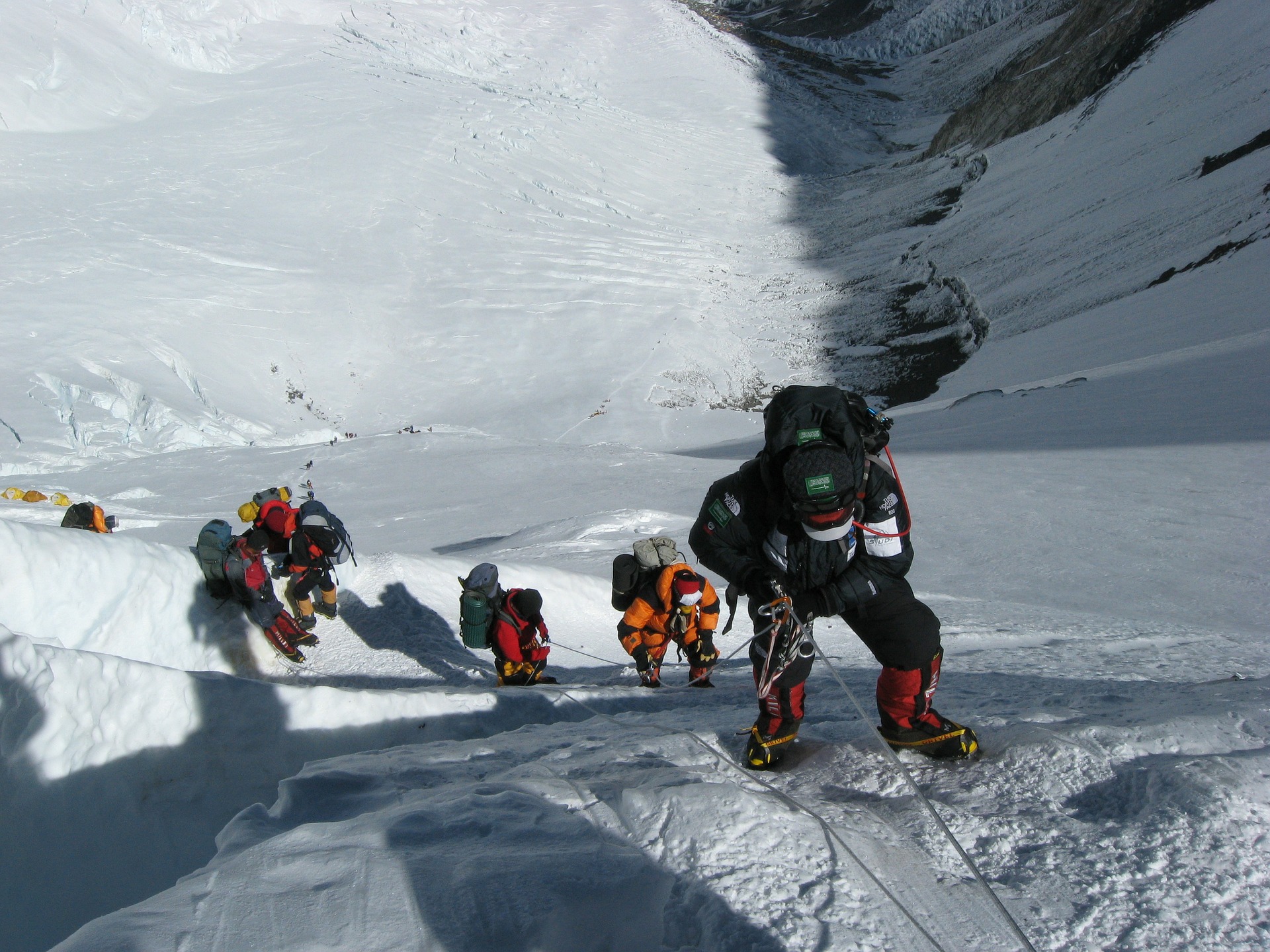 Deaths of British, Irish climbers add to Everest toll