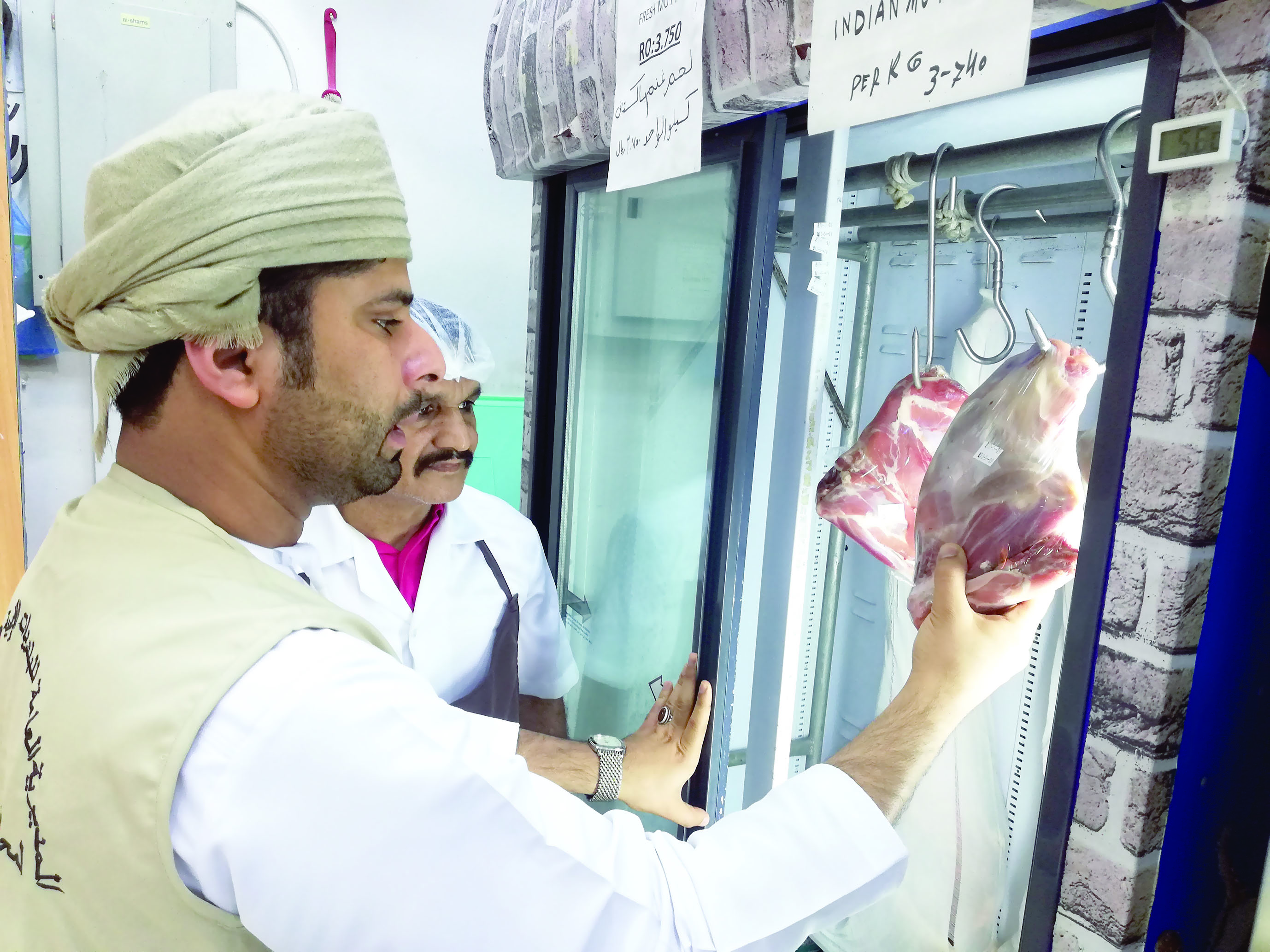 حملات تفتيشية على محلات اللحوم والدواجن بالخابورة