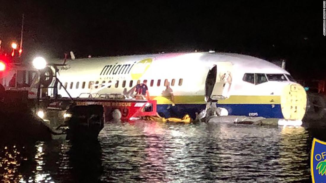 Boeing 737 slides into Florida river