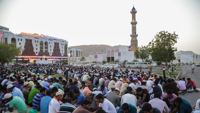 Muslims break their fast at Ruwi mosque