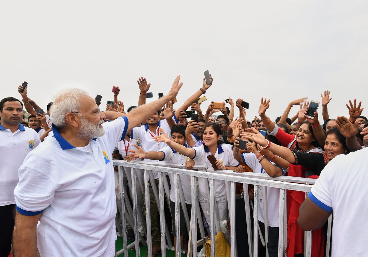 Modi leads thousands in mass yoga demonstration