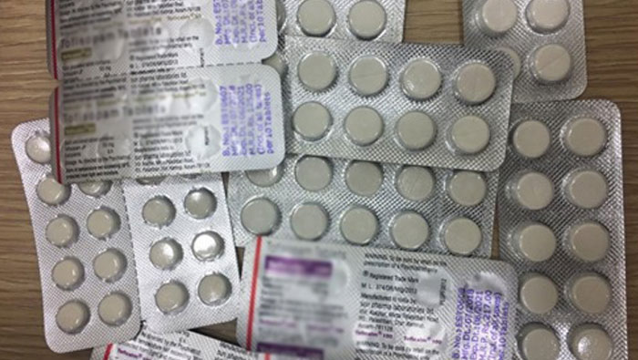 Oman Customs catches passenger with psychotropic drugs