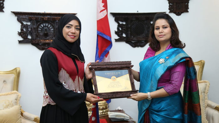 Nepalese envoy honours Omani climber for scaling Mt. Everest