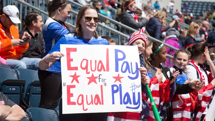 Fans chant 'equal pay' post US women team's World Cup win