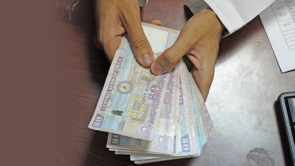 العمانيين يتمتعون بأعلى نمو في الأجور بين الدول العربية بالرغم من قلة إنتاجهم