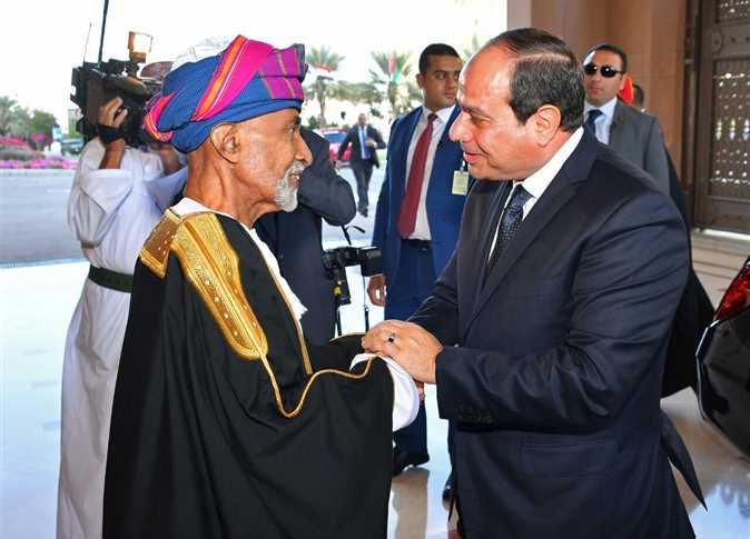 جلالة السلطان يهنئ فخامة الرئيس عبد الفتاح السيسي