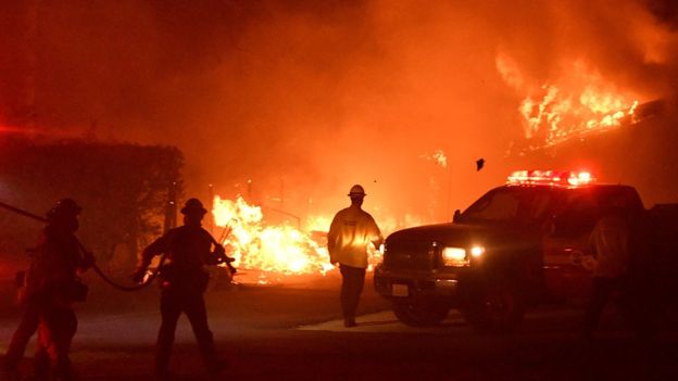 كاليفورنيا تحترق.. النيران تشتعل بجميع أرجاء الولاية بعد أقوى زلزال يضرب أمريكا خلال ربع قرن
