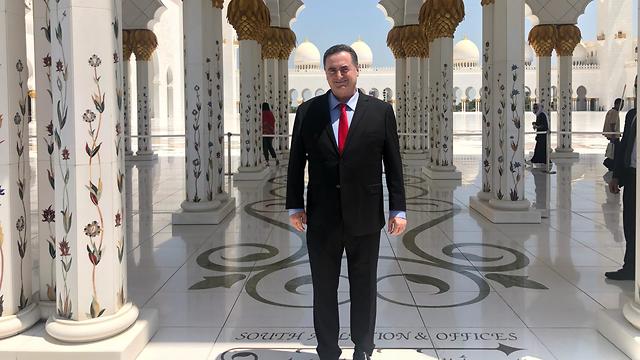 يديعوت أحرونوت: وزير خارجية إسرائيل زار الإمارات عبر الأجواء السعودية