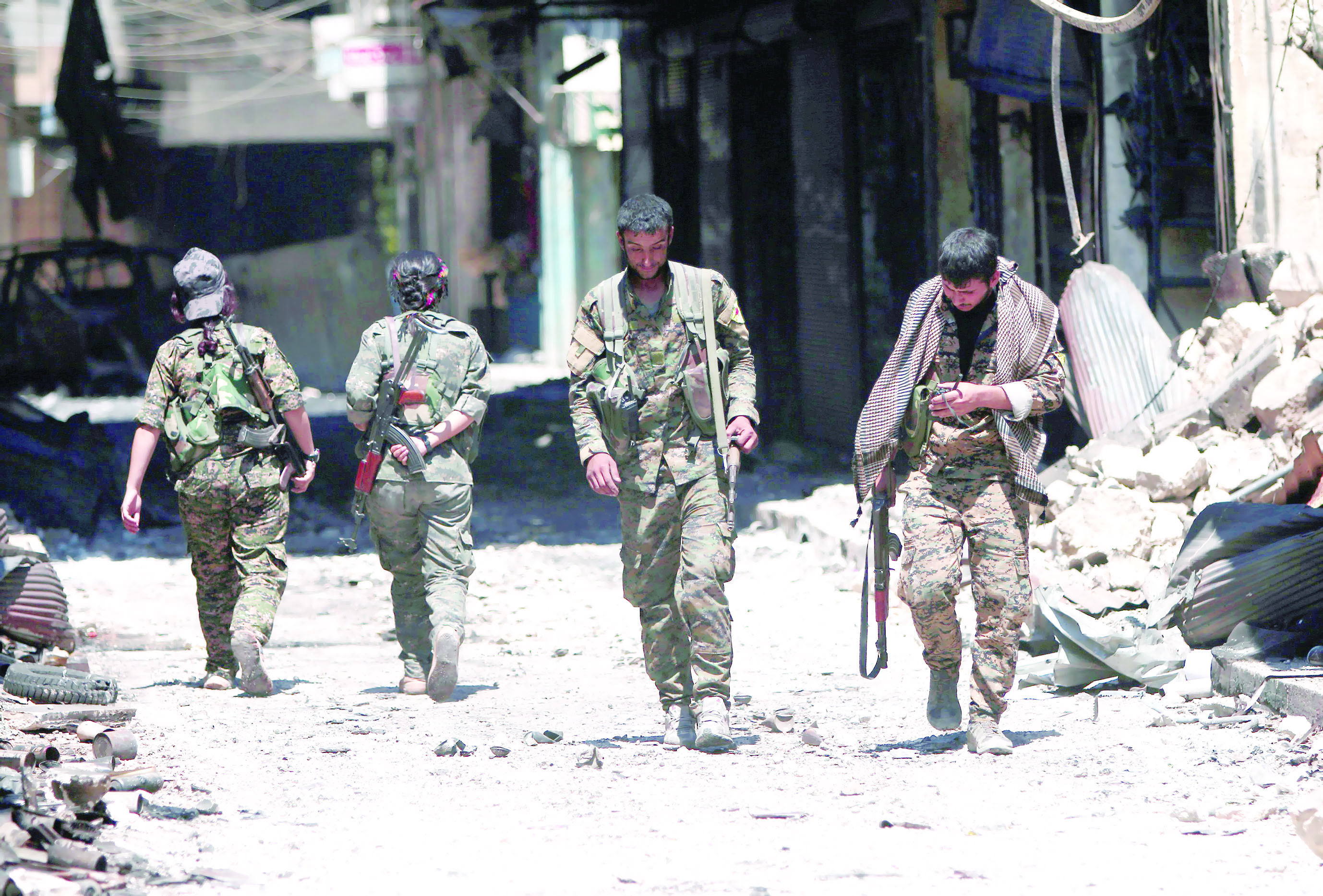 الجيش السوري يتقدم في "خان شيخون" ويمنع دخول التعزيزات التركية