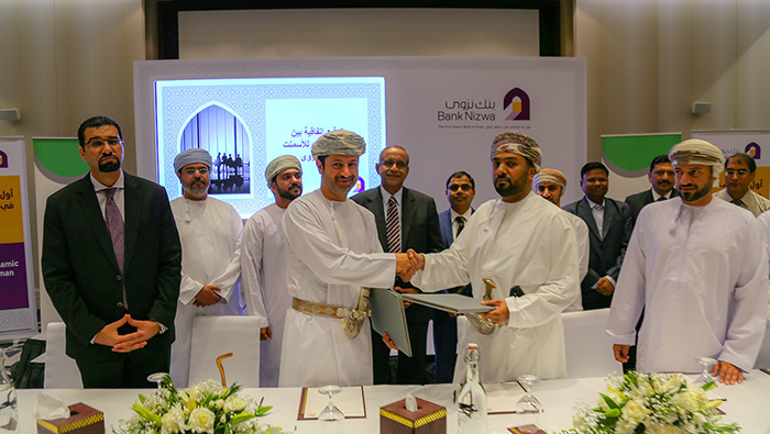 Bank Nizwa signs OMR19.5mn pact with Raysut Cement Company