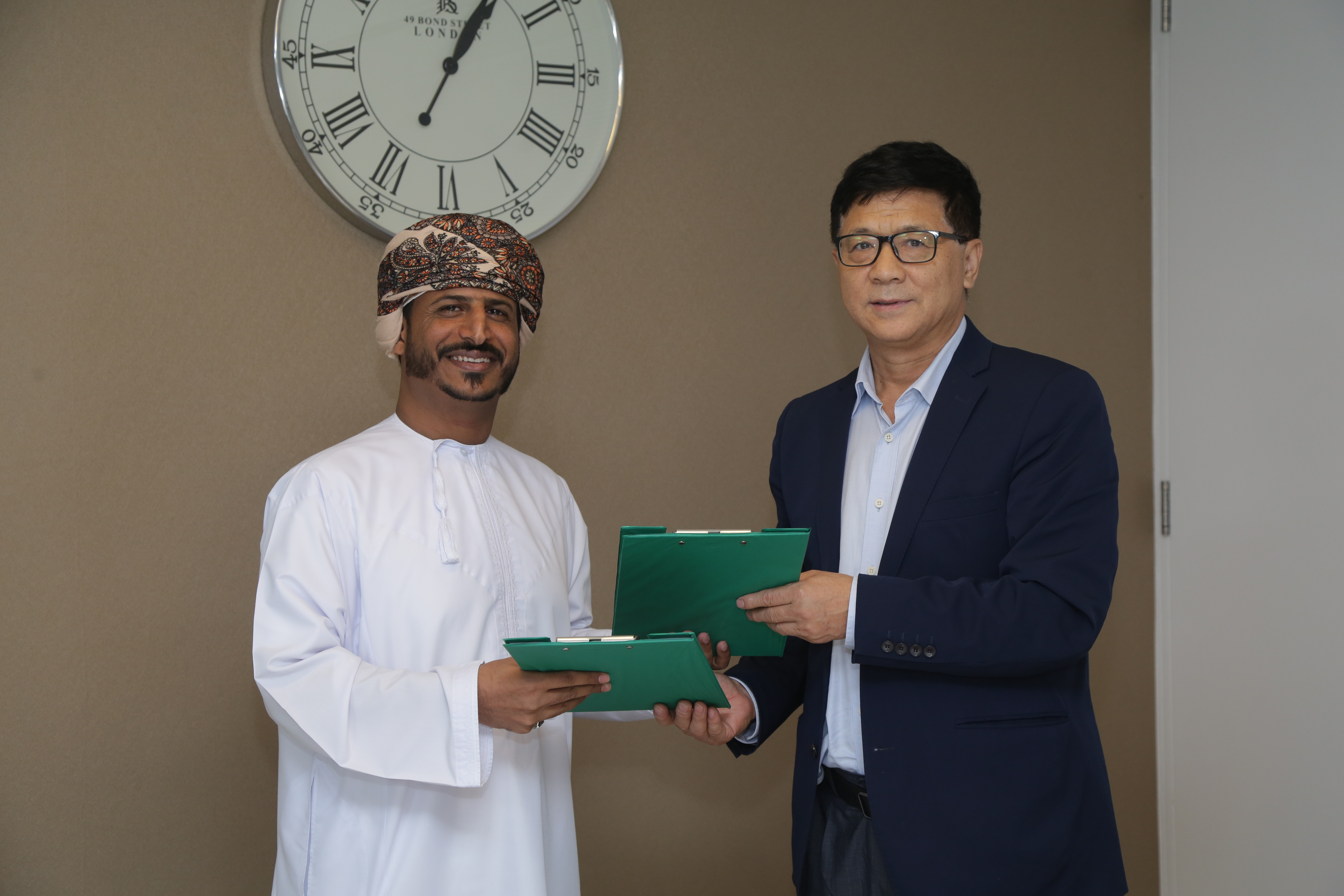 Muscat Media Group signs agreement with Xinhua News