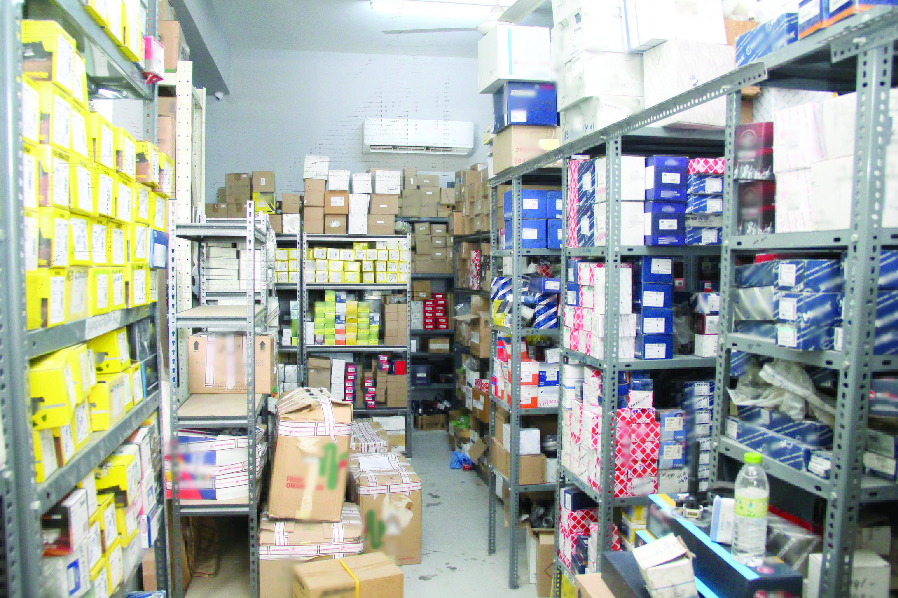 ضبط مؤسسة تبيع قطع "فرامل" سيارات "مقلدة"