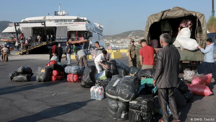 أرقام قياسية لأعداد المهاجرين المتدفقين على الجزر اليونانية