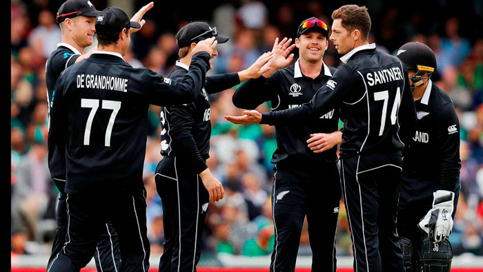 Taylor, de Grandhomme steer New Zealand to victory in opening T20I