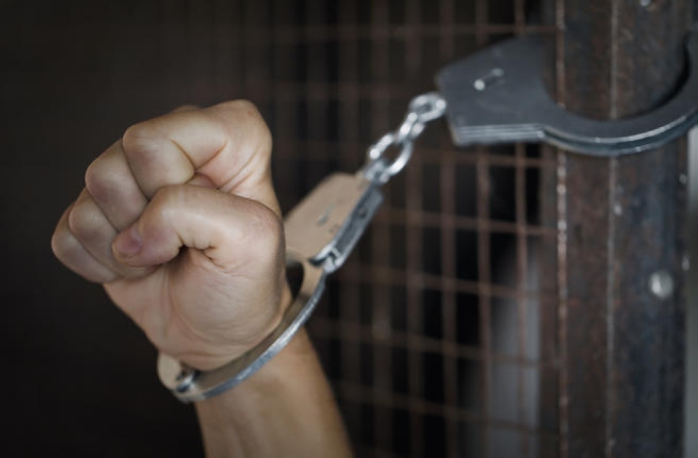 Three arrested in Oman for scamming woman out of property