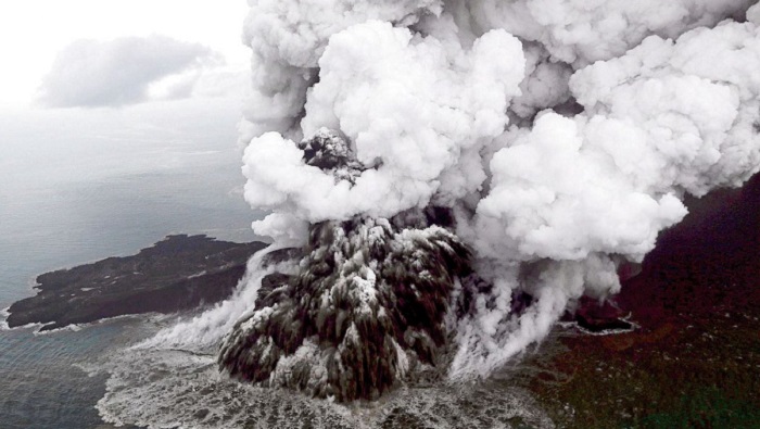 Scale of tsunami hazards from collapsing volcanoes 'underestimated'