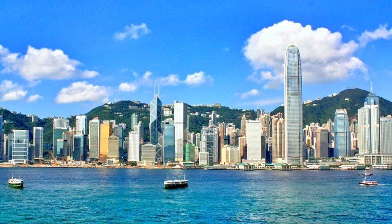 Hong Kong tourism falls 40% as protests continue