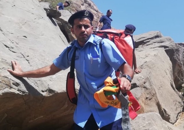 PACDA rescues Omani citizen stuck on mountain