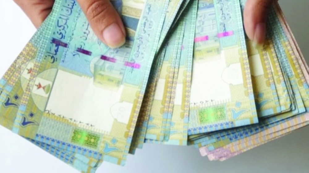 Over 11,000 private sector workers earned more than OMR2,000