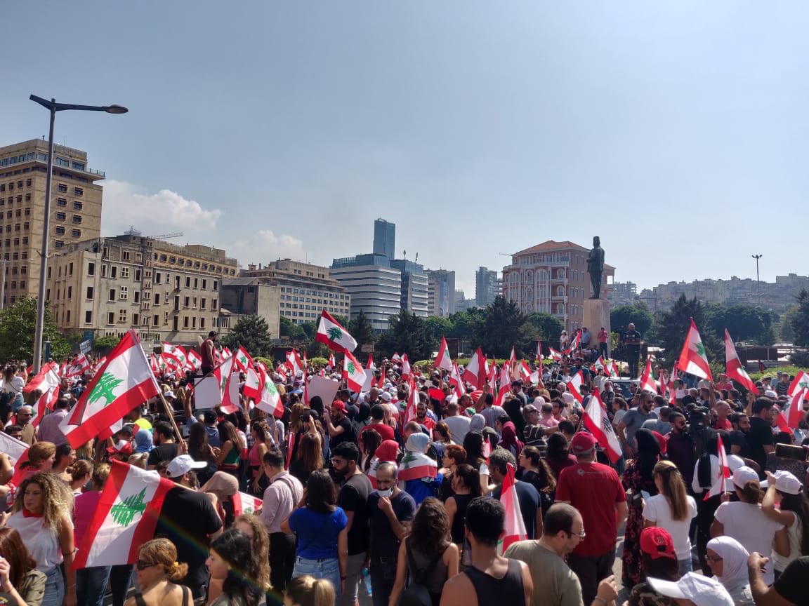 ضريبة مكالمات "الواتس آب" شرارة اندلاع مظاهرات لبنان العارمة
