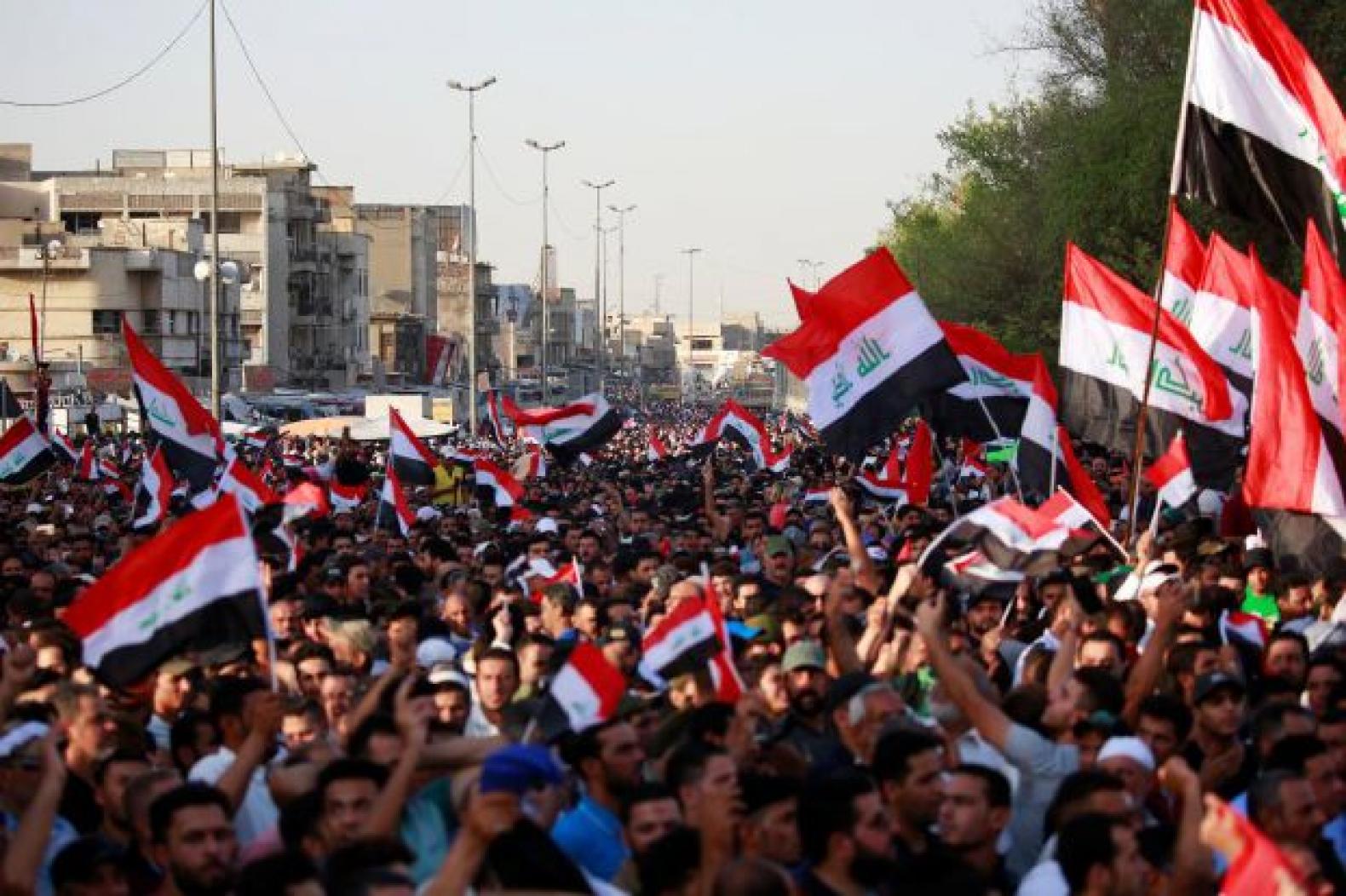 تجدد التظاهرات في بغداد.. وإغلاق الطرق الحيوية بالعاصمة