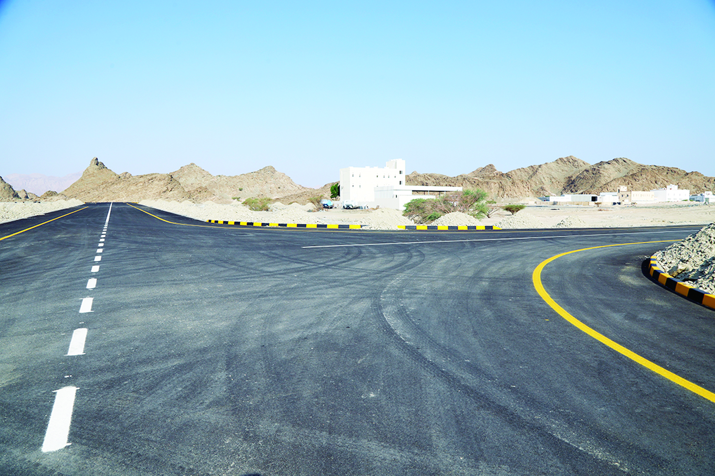 "بلدية مسقط" تعزز منظومة الطرق ومشاريعها المرتبطة