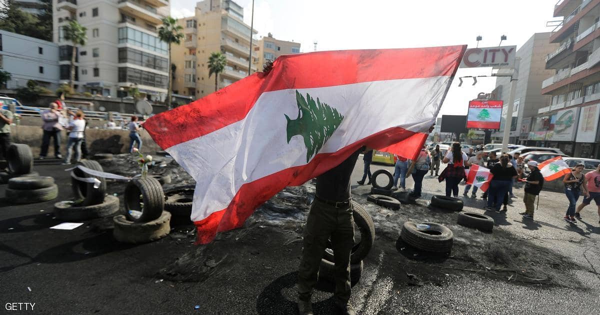 الرئيس اللبناني يدعو "المحتجين" للحوار
