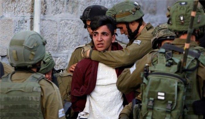 بزعم أنهم مطلوبون.. الإحتلال الإسرائيلي يعتقل 11 فلسطيني