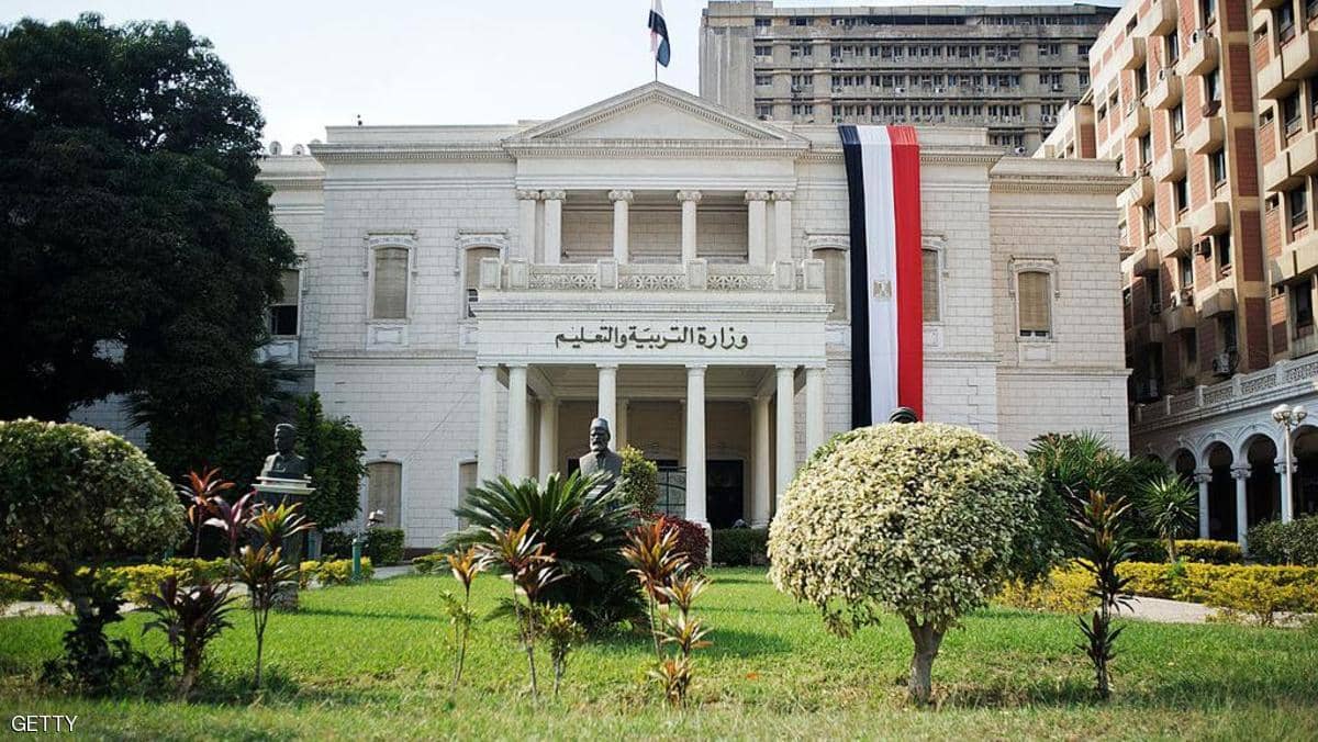 مصر.. فصل أكثر من 1000 معلم "متشدد"
