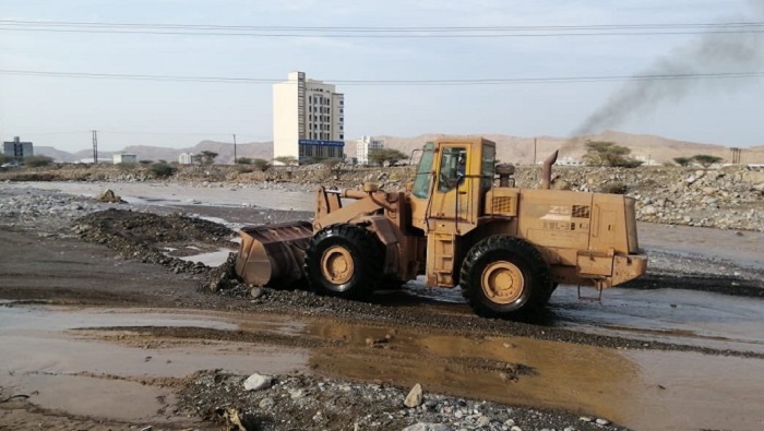 Oman Rains: Muscat Municipality acting to prevent water blockage
