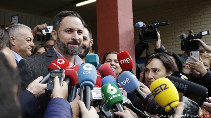 Spain elections: Socialists lead, while far-right Vox surges