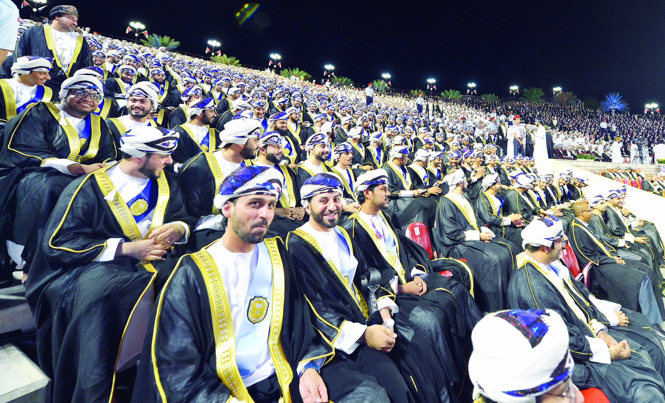 في حفل بهيجالدفعة الثلاثون تتخرج