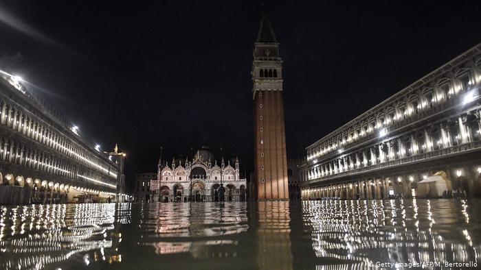 Italy: Venice floods cause mayor to declare a state of emergency